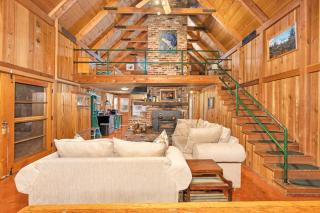 Rustic Knotty Pine - Old Cabin Vibes - 8
