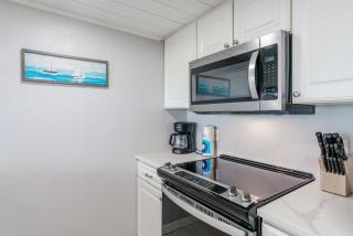Beachfront Days Ocean View Condo Bliss - 2