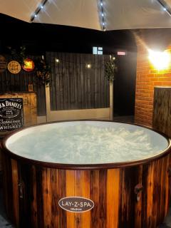 Exotic 5BR Getaway Hot Tub EV 11 People - 3