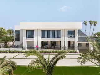 Latitude12 Beach Villa - Palm/Eagle Beach - 0