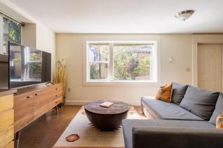 Desert Vibe 1BR in SE PDX - Local Bars & Food - 9