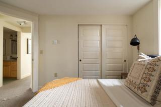 Desert Vibe 1BR in SE PDX - Local Bars & Food - 4