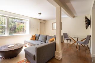 Desert Vibe 1BR in SE PDX - Local Bars & Food - 3
