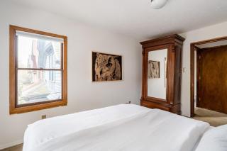 Preserved 1907 Classic 2BR - 92 WalkScore - 7