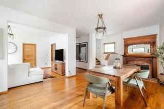 Preserved 1907 Classic 2BR - 92 WalkScore - 3