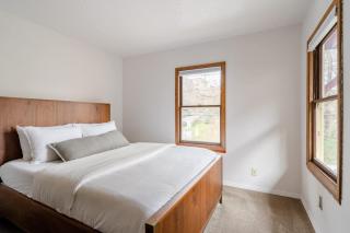 Preserved 1907 Classic 2BR - 92 WalkScore - 1