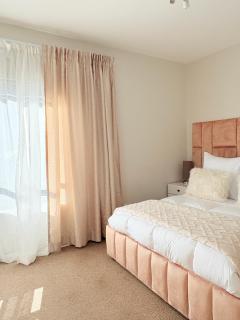 2 Bedroom Oasis - Sandton - 6