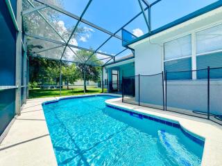 Amazing 4Bd Home with Private Pool Near Parks 160 - 8