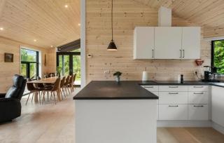 5 Bedroom Cozy Home In Væggerløse - 5
