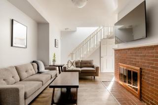 Remodeled 2BR - Walk to Coffee Bars & More - 9