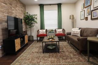 Vintage Chic in Downtown ATX! - 3