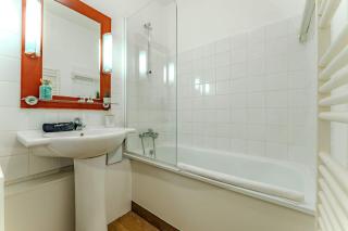Scenic Top-Floor Getaway Ideal for 4 Guests apartment 602 - 4