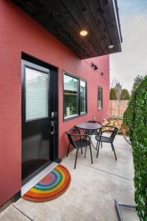 Modern Flat Perfect Location 2BR - Sleeps 4 - 6