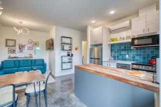 Modern Flat Perfect Location 2BR - Sleeps 4 - 4