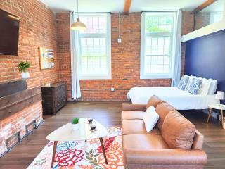 Jennifer's Historic Downtown Loft - 7