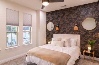 Dallas Luxe Townhome !Rooftop Movie Theater !9 Min to Downtown - 7
