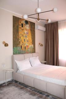 Central 2 bedroom Apartment in Bllok Agimi Art Center - Tirana - 4