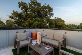 Dallas Luxe Townhome !Rooftop Movie Theater !9 Min to Downtown - 8