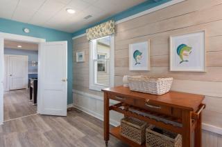 4119 - The Dolphin Boat - Kitty Hawk - 1