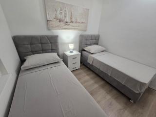 Apartments Ivankovic - Two Bedroom Apartment with Terrace - 1