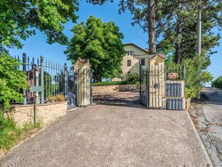 Marche Hilltop Villa with Pool - Tolentino - 4
