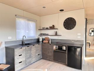 Beaks and Feathers Boutique Accommodation on Stewart Island - 2