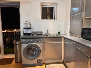 Spacious 3 Bed Apartment in Central Romford just 5 mins to Elizabeth Line for Families Friends and Contractors - Romford - 3