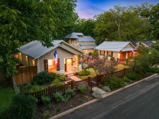 Peach Haus - Hot Tub & Fire Pit - Fredericksburg - 6