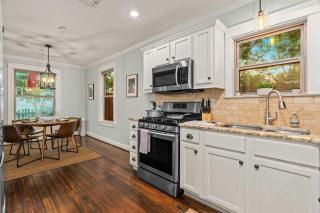 Peach Haus - Hot Tub & Fire Pit - Fredericksburg - 2