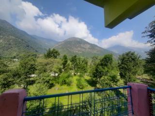 Shri Hari lodge hotel and restaurant - Gopeshwar - 1