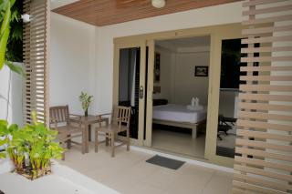 Ampha Place Hotel - 1