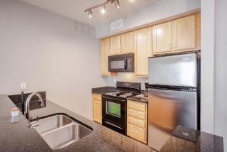 CozySuites at Current the Banks gym pool 01 - 5