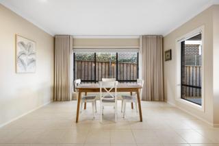 North Geelong Getaway Modern 4-Bedroom Home - - 6