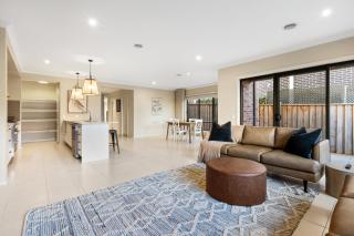 North Geelong Getaway Modern 4-Bedroom Home - - 0