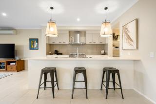 North Geelong Getaway Modern 4-Bedroom Home - - 7