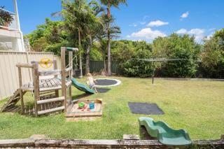 The Wreck Room, 6 Flannel Flower Fairway - fantastic house filled with activities for all - Shoal Bay - 0