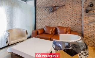 Chic Townhouse in Old City - 4