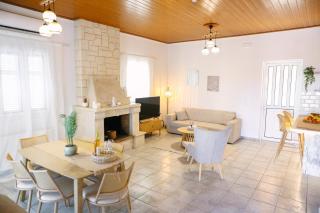 EftychiaHouse - 1