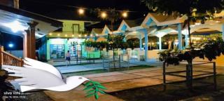 Alwins beach resort - - 8