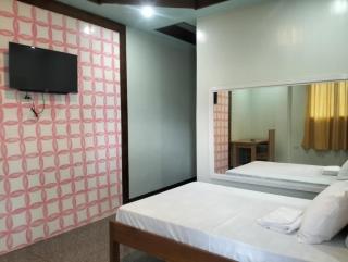 Alwins beach resort - - 1