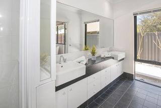 Peppy Drive Hideaway-200m to beach, Ducted AC - 4