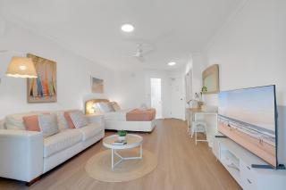 Discounted Palm View Studio with Pool And Spa - Gold Coast - 2