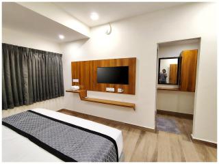 A LUXUARY HOTEL THE B-K-R PREMIUM GRAND Near Shirdi Sai Baba Temple - ISKCON Temple - Free Parking #Lift Facilities # Spacious and Fully Air Conditioned Rooms with With Attached Balcony -Best Hotel - Tirupati - 6