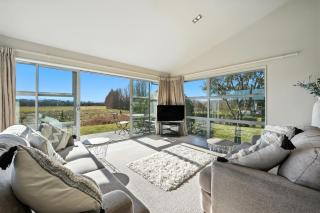 Hurunui River Retreat - Tussock Cottage - 4