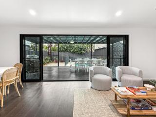 Spacious 3-Bedroom Home with Private Pool & BBQ - - 6