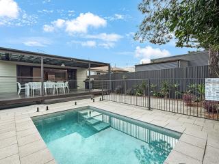 Spacious 3-Bedroom Home with Private Pool & BBQ - 5