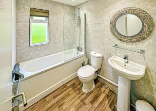 Pant Wilkin Lodges And Equestrian Centre - Cowbridge - 2
