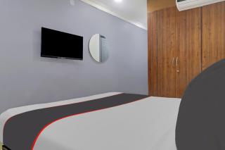 Collection O Sahasra Near Kondapur - 2