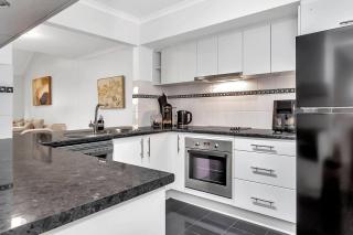 Urban Nest - Peaceful Parkside Retreat in the CBD - Adelaide - 1