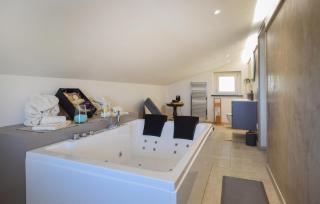 4 Bedroom Gorgeous Home In Massarosa - 4